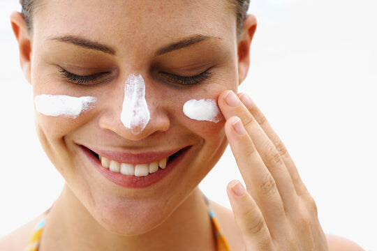 OUR TOP 5 NATURAL SUNSCREENS WE LOVE FOR SUMMER!